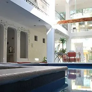 2* Hotel Elefante